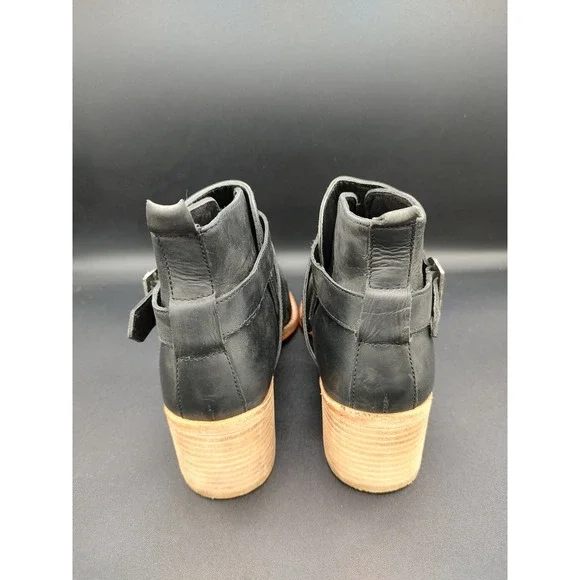 Free People Black Leather Buckle Ankle Boots Womens 39.5 Pointed Toe Block Heel - Picture 7 of 11
